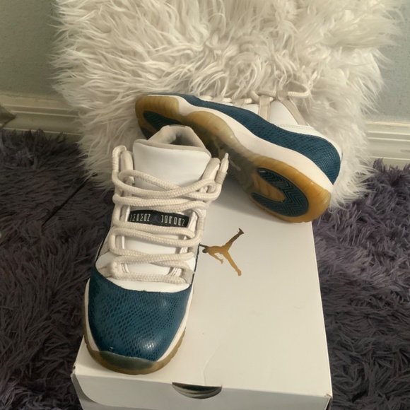low “snake skins“ navy Jordan 11 retro - Picture 3 of 7